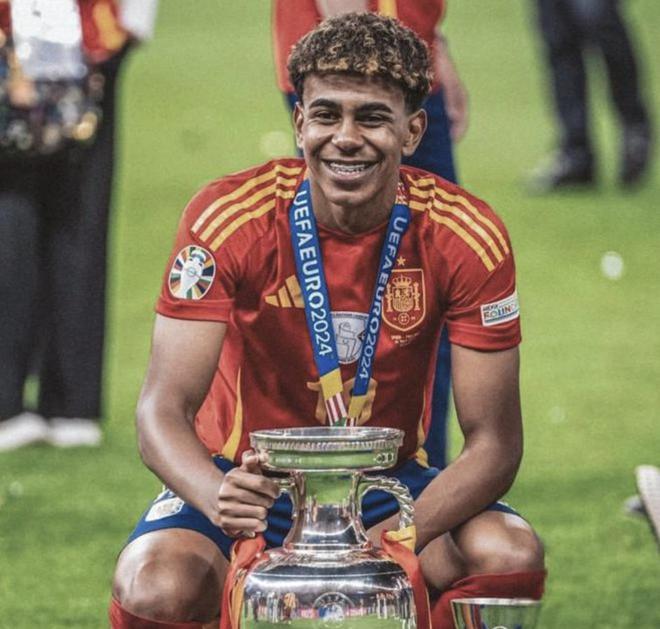 土媒：费内巴切想租努涅斯，附带选择买断条款