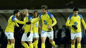 裘德·贝林厄姆：多么棒的大家庭，能与你们共事是我的荣幸兄弟。🤍 来源：REAL MADRID FANS裘德·贝林厄姆：多么棒的大家庭，能与你们共事是我的荣幸兄弟。🤍 来源：REAL MADRID FANS